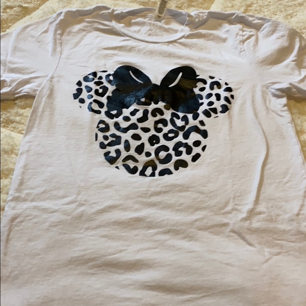 Disney Minnie Mouse leopard tee small